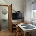 Goscinne Wieloryb 게스트하우스 Władysławowo